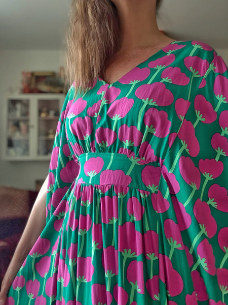 Spektakel / kaftanklänning i grönt & rosa