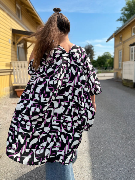 Sjok / kaftan i svart & lila
