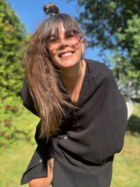 Sjok / kaftan med knappar hela vägen, helsvart