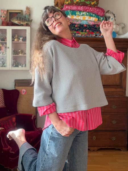 Stickad tröja ljusgrå