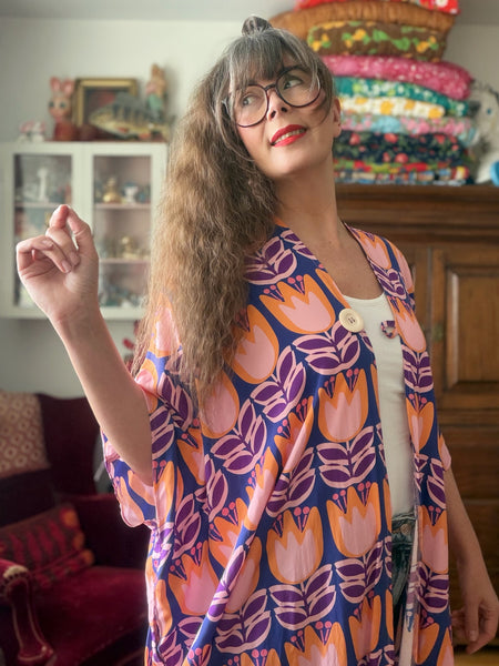 Sjok / kaftan blått med stora tulpaner