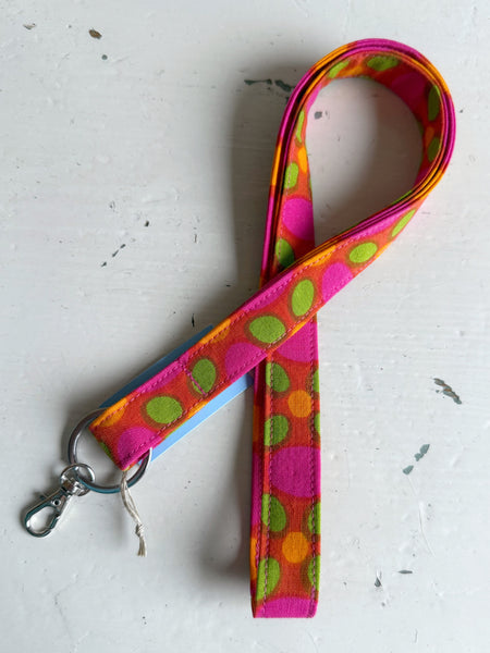 Nyckelband i starka färger
