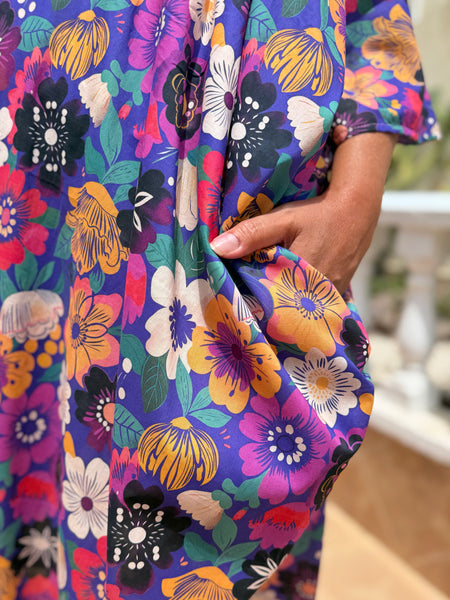 Sjok / kaftan med massa blommor