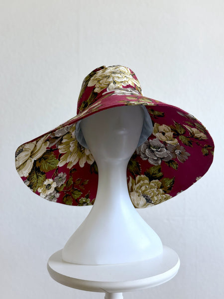 Solhatt i vinrött vintagetyg