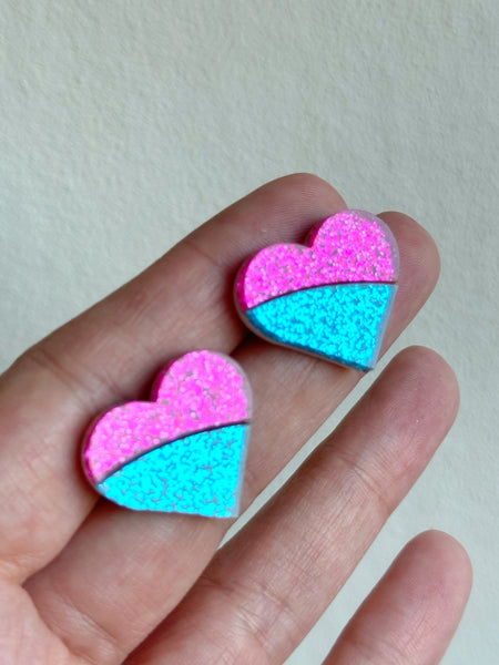 Örhängen, små cerisa & blå  hjärtan