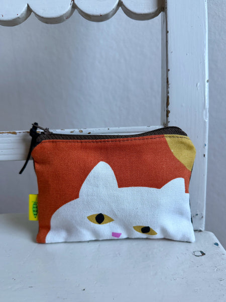 Börs med stora katter
