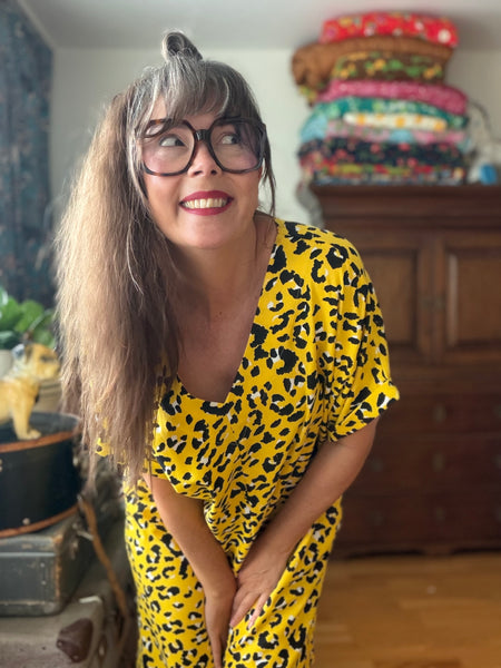 A-formad klänning / tunika i linnemix med leopardmönster