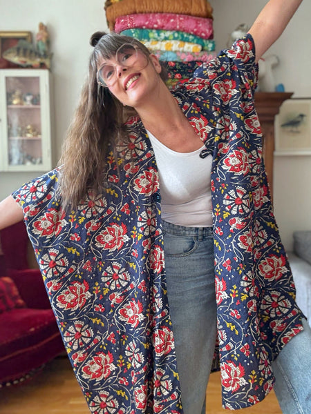Sjok / kaftan i tunn bomull i blått & rött
