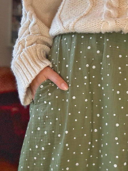 Kjol med resår, grön med prickar