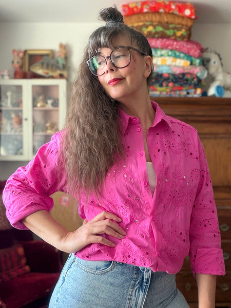 Skjorta i cerise brodyr & bomull
