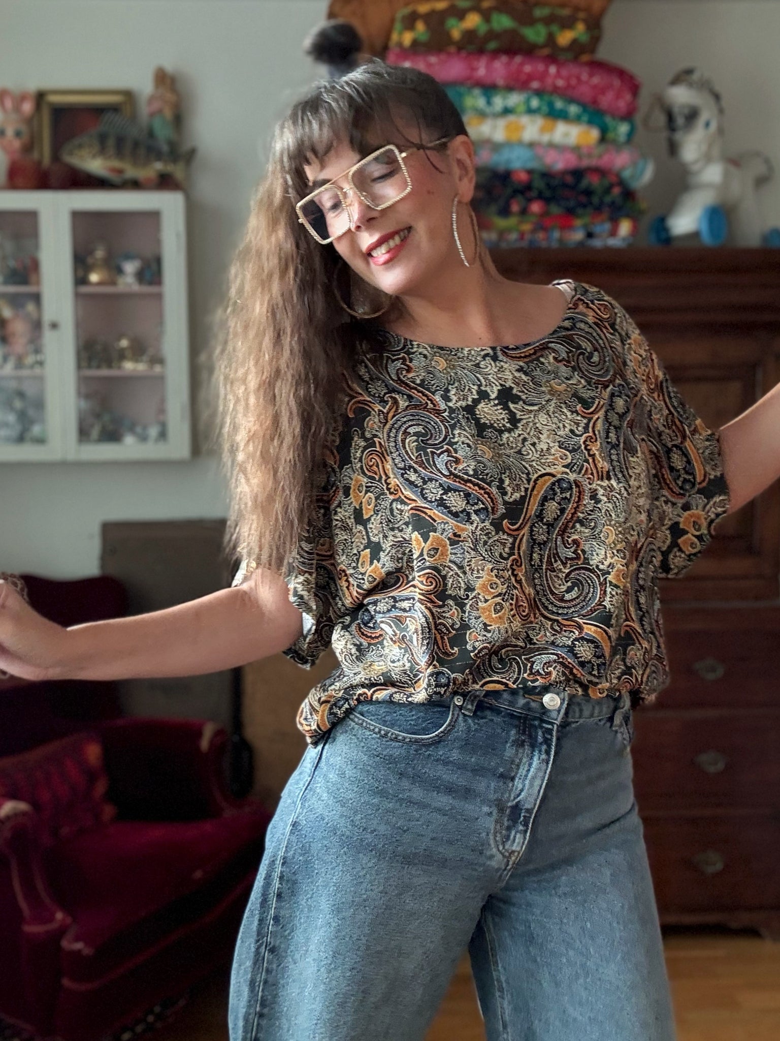 Boxig blus i grön paisley med guld