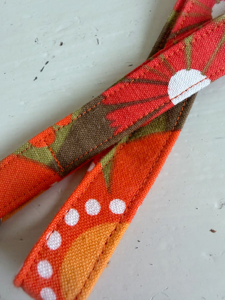 Nyckelband orange & brunt