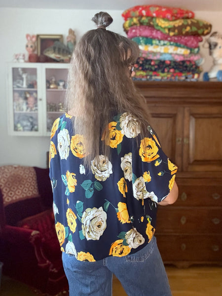 Boxig blus med rosor