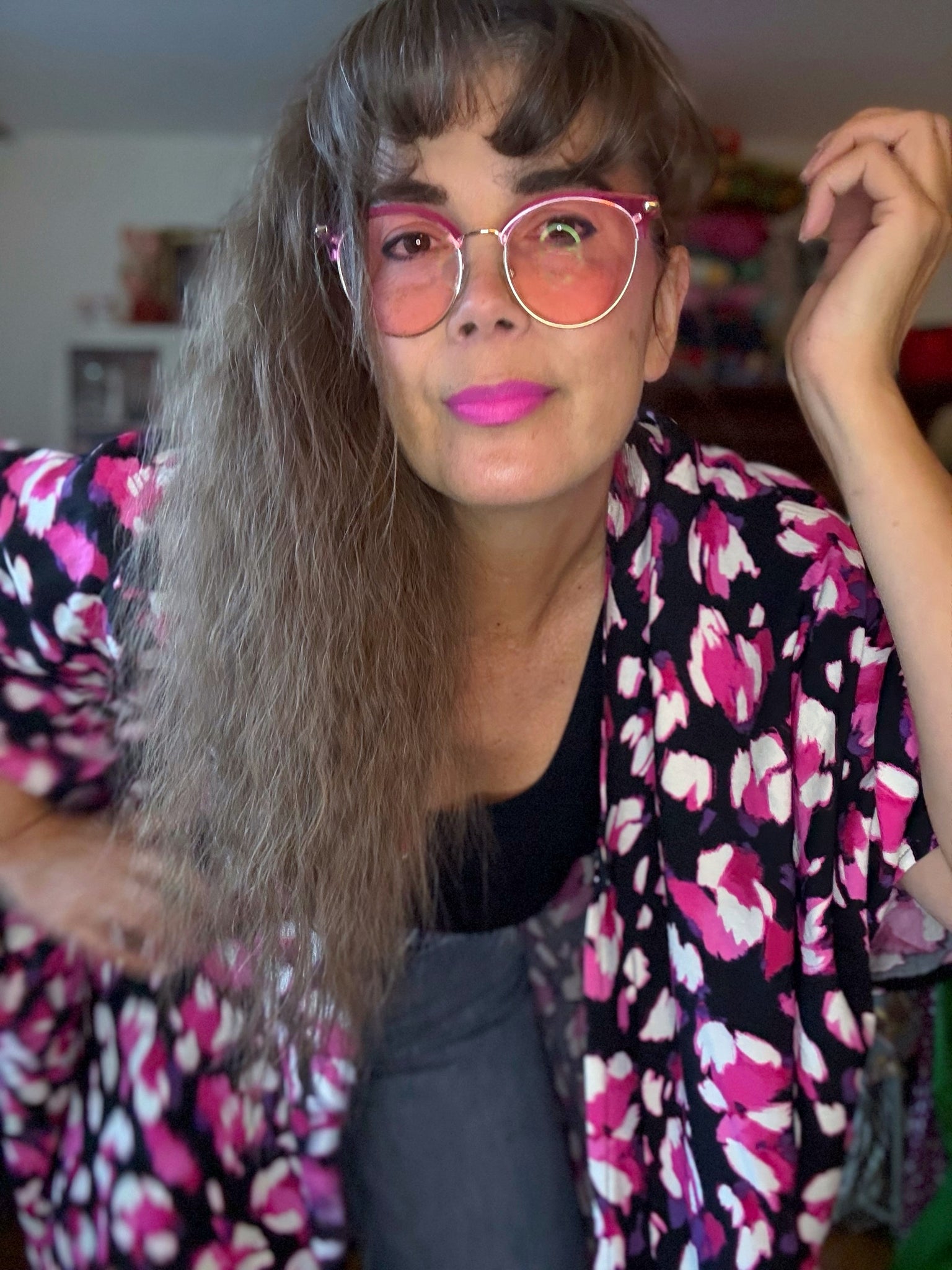 Sjok / kaftan i cerise & lila på svart botten