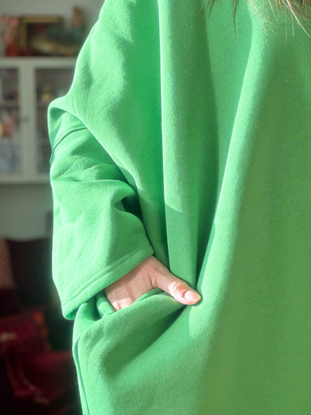 Sjok / kaftan i collagetyg ärtgrönt