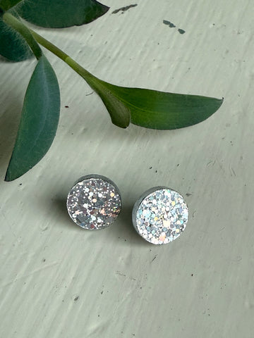 Örhängen i holografiskt glitter