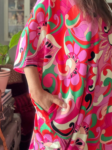 Sjok / kaftan i rosa röd paisley