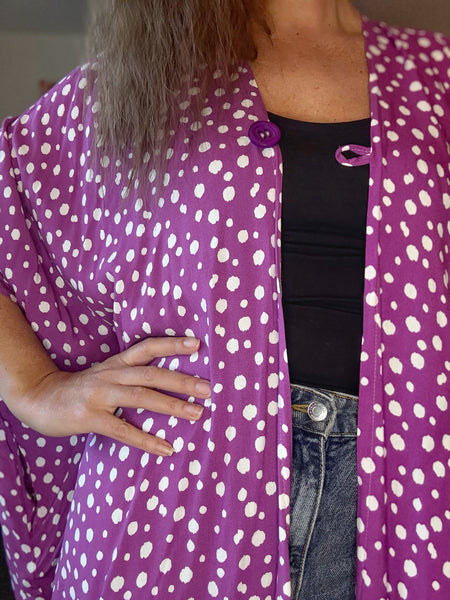 Sjok / kaftan lila med vita prickar