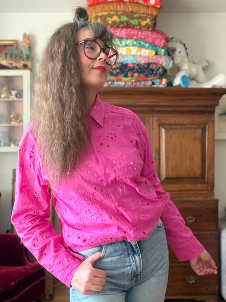 Skjorta i cerise brodyr & bomull