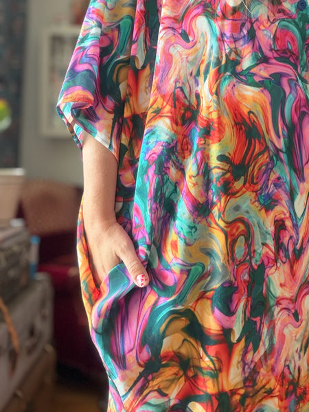 Sjok / kaftan med knappar marmorerat