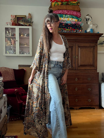 Långklänning mörkgrön med paisley & guld