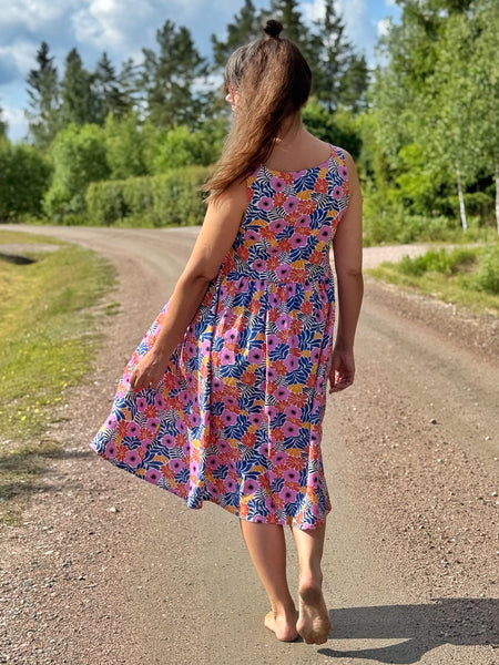Ärmlös klänning, blommig i bomull