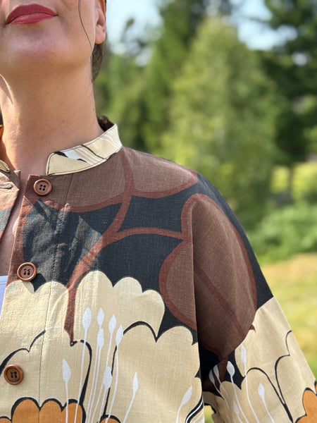 Städrock i vintagetyg i bruna nyanser. Stl S