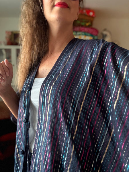 Sjok / kaftan med knappar, mörkblått med glitterränder