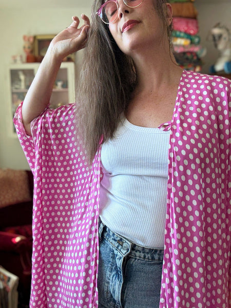 Extra långt sjok / kaftan, cerise med prickar