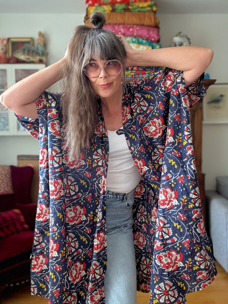 Sjok / kaftan i tunn bomull i blått & rött