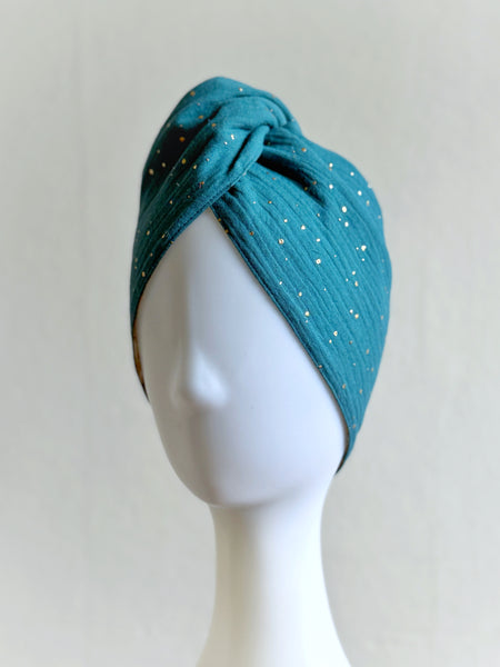 Turban i petrol med guldprickar