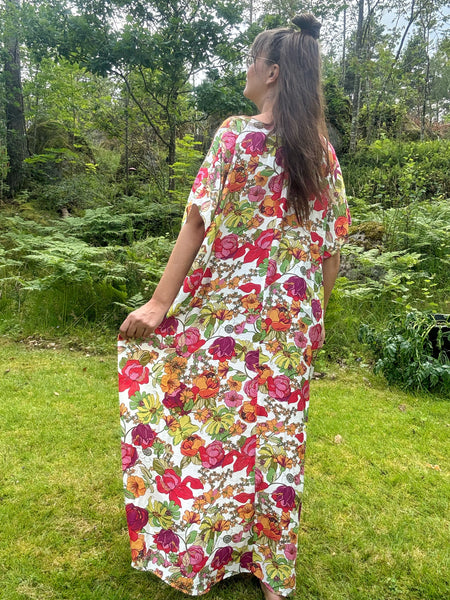 Spektakel / kaftanklänning blommig