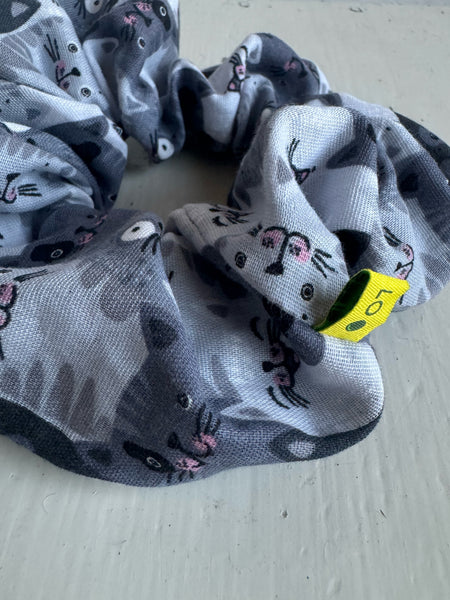 Scrunshie med katter