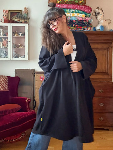 Sjok / kaftan i collagetyg, enfärgat svart