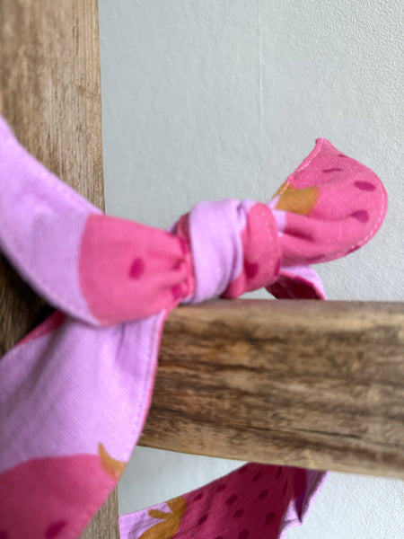 Hårband med stora jordgubbar