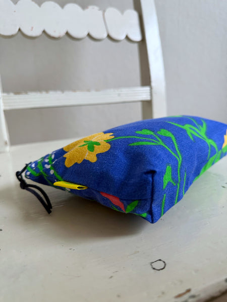 Necessär i blått vintagetyg