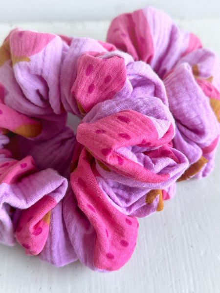 Scrunshie med jordgubbar