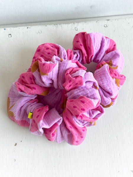 Scrunshie med jordgubbar