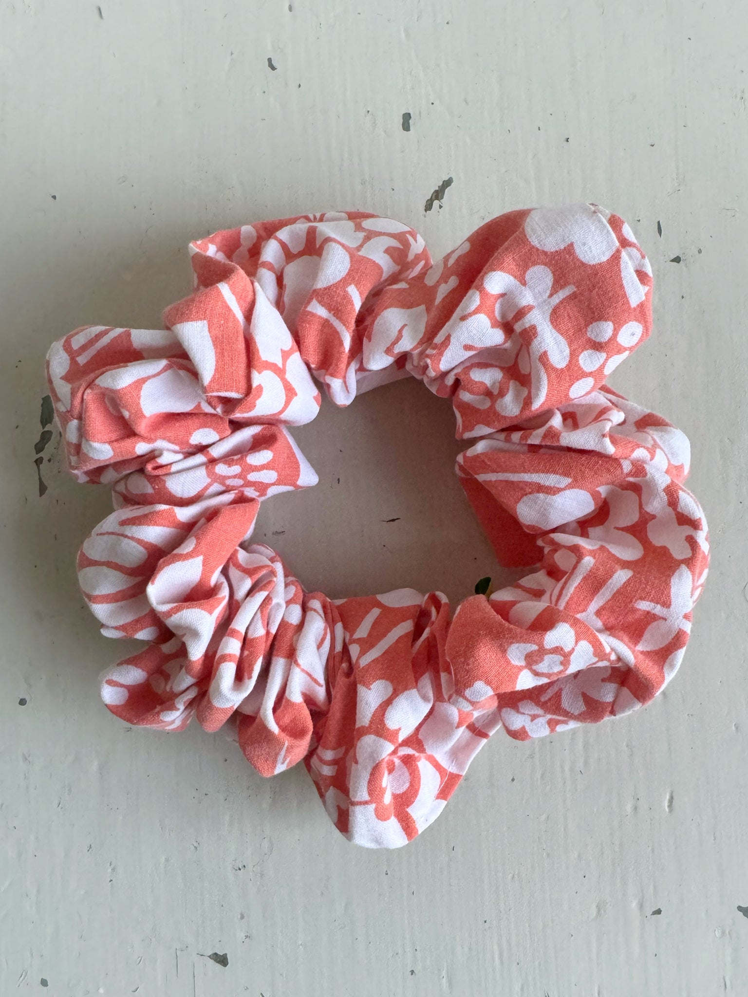 Scrunshie i orange vintagetyg