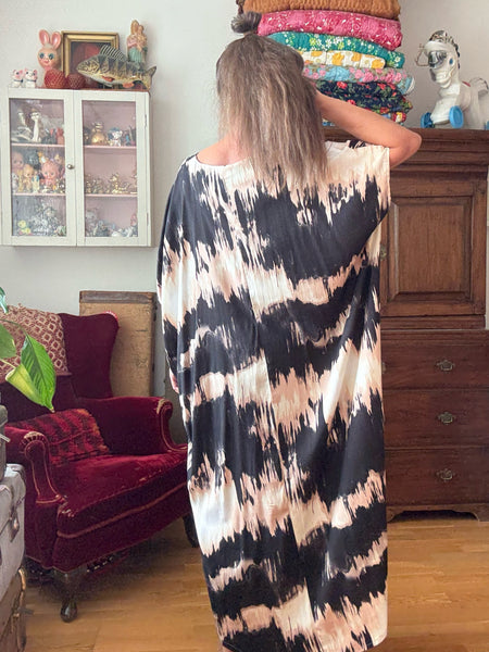 Spektakel / kaftanklänning i svart batik