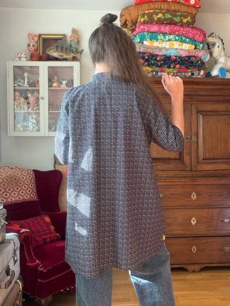 Städrock, svart med vita prickar