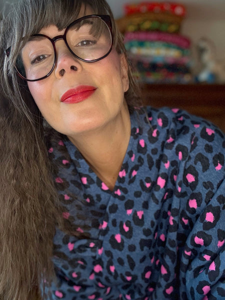 Sjok / kaftan i collagetyg med leopardmönster