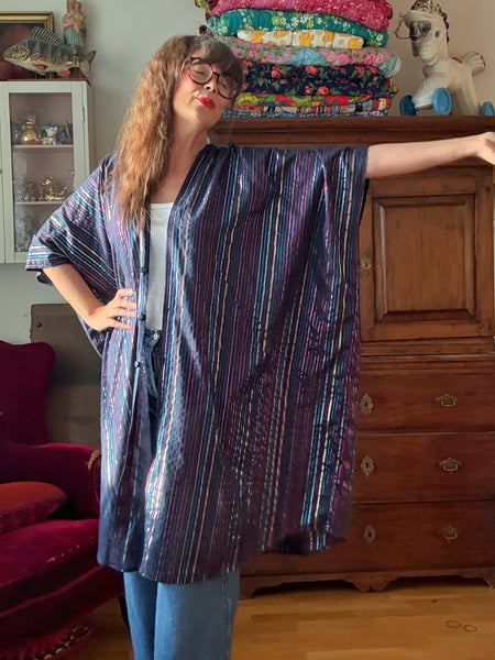 Sjok / kaftan med knappar, mörkblått med glitterränder