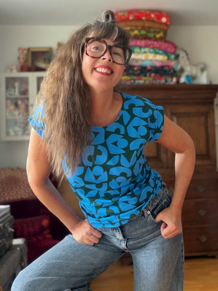 T-shirt med grafiska former