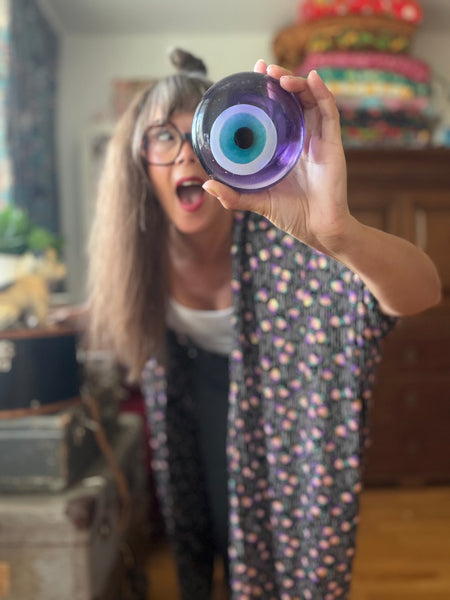 Extra långt sjok / kaftan i viskos med guld & lila blommor