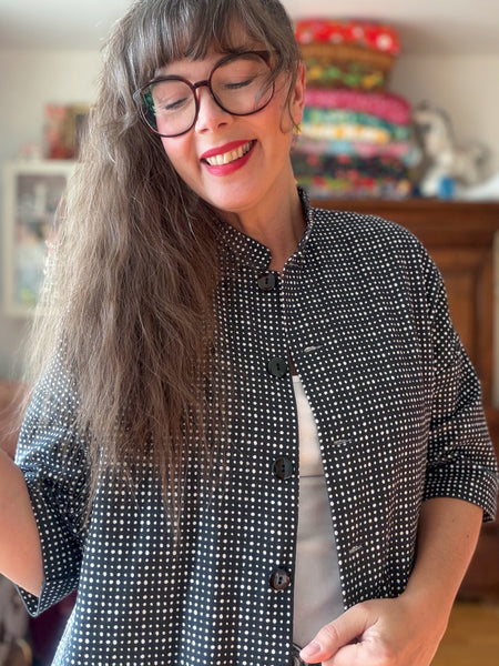 Städrock, svart med vita prickar