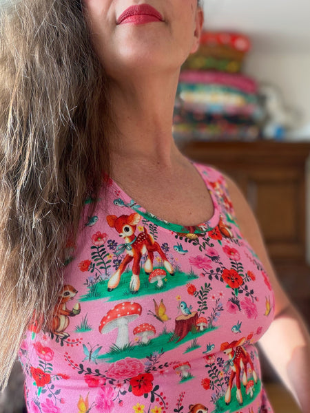 Linne, rosa med djur