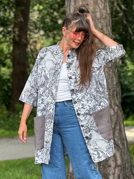 Städrock i återbrukad bomull med djur, stl S