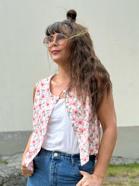 Ärmlös blus med blommor & broderi