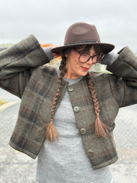 Kort jacka i rutig ull